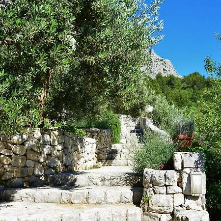 Villa Sara With Pool Makarska