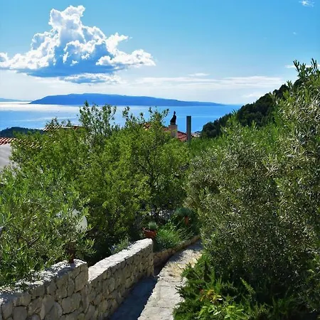 Villa Sara With Pool Makarska